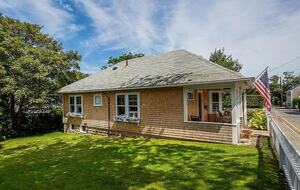 Charming Cottage Escape in the Heart of Nantucket - Nantucket, Massachusetts