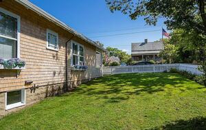 Charming Cottage Escape in the Heart of Nantucket - Nantucket, Massachusetts