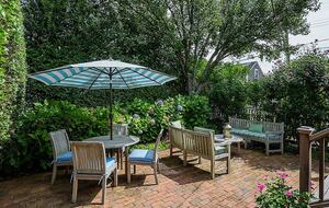 Charming Cottage Escape in the Heart of Nantucket - Nantucket, Massachusetts