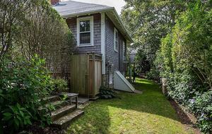 Charming Cottage Escape in the Heart of Nantucket - Nantucket, Massachusetts