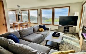 Cozy Coastal Retreat at Rockaway Beach - Rockaway Beach, Oregon