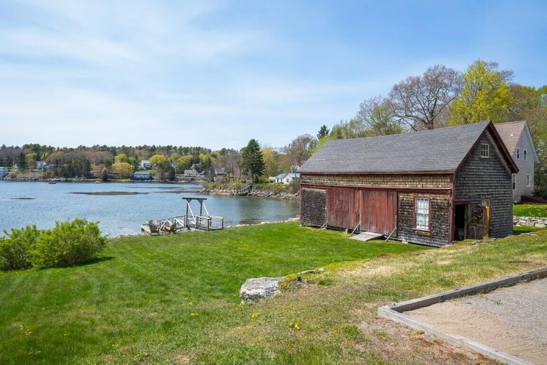 The Boathouse Theater Residence - Boothbay Harbor, Maine