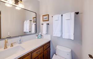 Cozy Coastal Retreat at Rockaway Beach - Rockaway Beach, Oregon