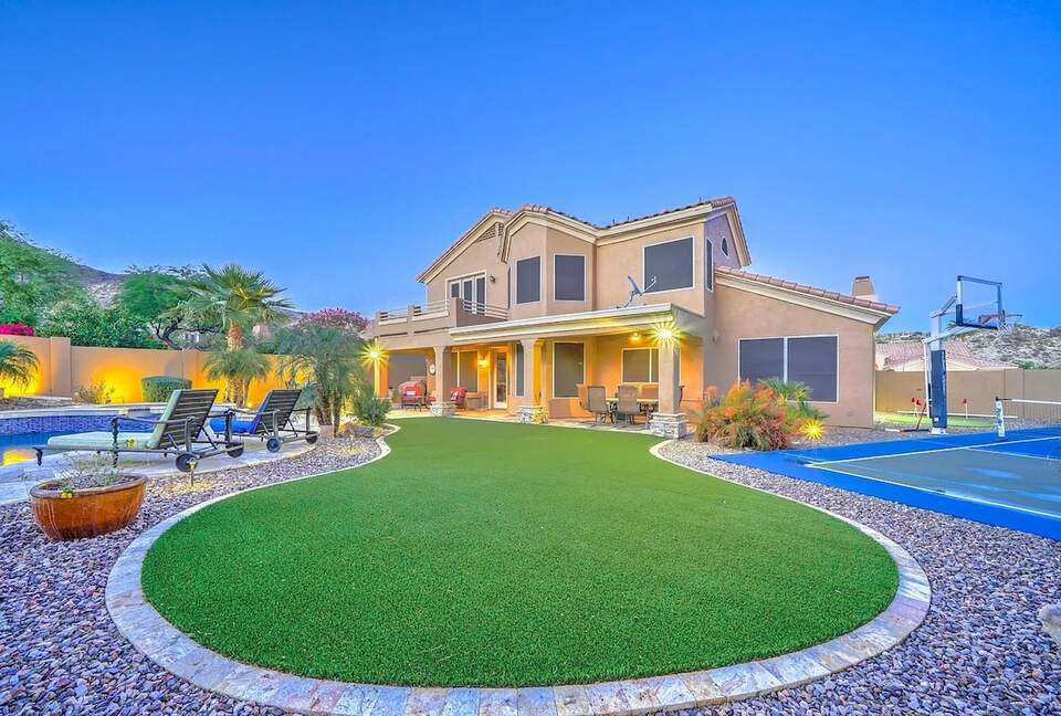Desert Oasis with Pool, Spa, Putting Green & Pickleball - Phoenix, Arizona