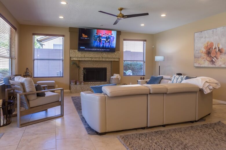 Desert Oasis with Pool, Spa, Putting Green & Pickleball - Phoenix, Arizona