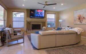 Desert Oasis with Pool, Spa, Putting Green & Pickleball - Phoenix, Arizona