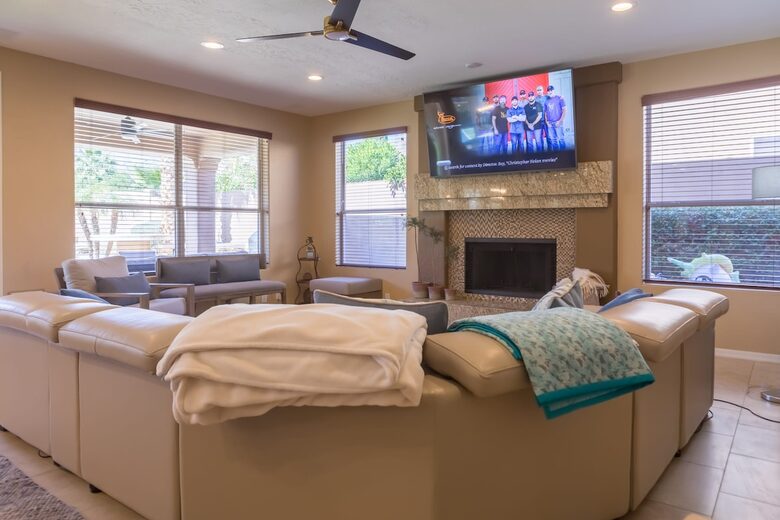 Desert Oasis with Pool, Spa, Putting Green & Pickleball - Phoenix, Arizona