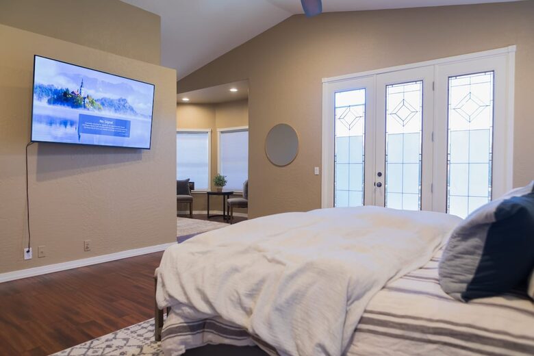 Desert Oasis with Pool, Spa, Putting Green & Pickleball - Phoenix, Arizona
