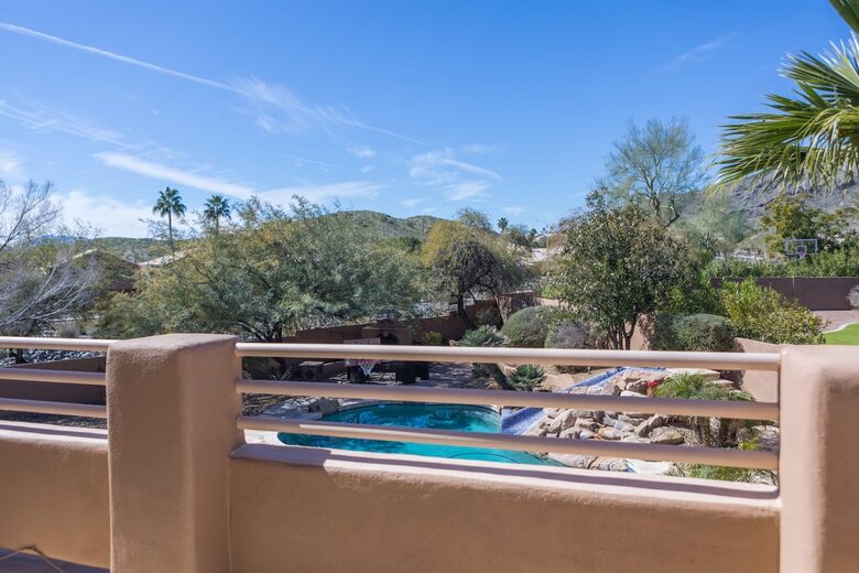 Desert Oasis with Pool, Spa, Putting Green & Pickleball - Phoenix, Arizona