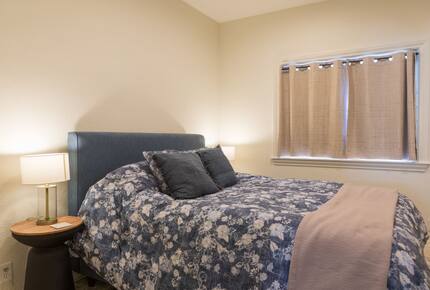 Desert Oasis with Pool, Spa, Putting Green & Pickleball - Phoenix, Arizona