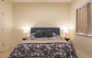 Desert Oasis with Pool, Spa, Putting Green & Pickleball - Phoenix, Arizona