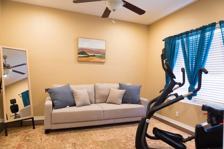 Desert Oasis with Pool, Spa, Putting Green & Pickleball - Phoenix, Arizona
