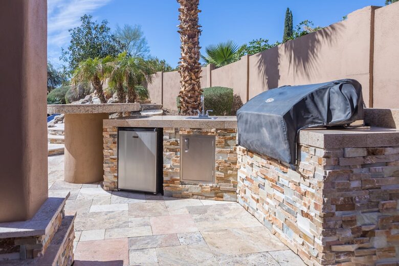Desert Oasis with Pool, Spa, Putting Green & Pickleball - Phoenix, Arizona