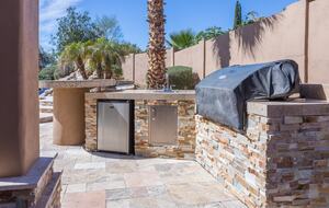 Desert Oasis with Pool, Spa, Putting Green & Pickleball - Phoenix, Arizona