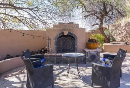 Desert Oasis with Pool, Spa, Putting Green & Pickleball - Phoenix, Arizona