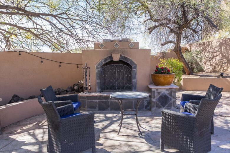 Desert Oasis with Pool, Spa, Putting Green & Pickleball - Phoenix, Arizona