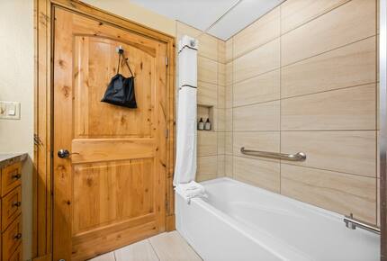 Ground-Level Condo in Park City’s Canyons Village with Panoramic Vistas - Park City, Utah