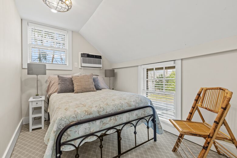 Cozy bedroom with Full Bed