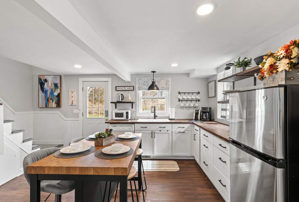 bright and sunny kitchen