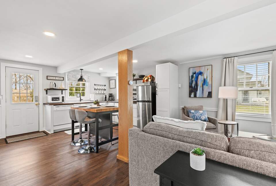 Adorable New England Beach Cottage on the Connecticut Shoreline - Westbrook, Connecticut