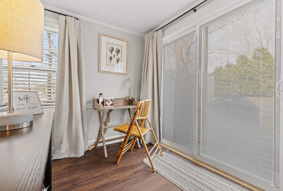 Desk to keep connected