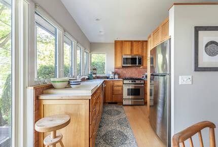 Architectural Lakefront Haven with Panoramic Views - South Burlington, Vermont