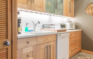 Architectural Lakefront Haven with Panoramic Views - South Burlington, Vermont