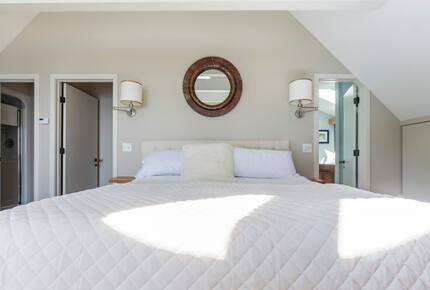 Architectural Lakefront Haven with Panoramic Views - South Burlington, Vermont