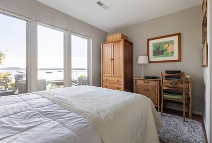Architectural Lakefront Haven with Panoramic Views - South Burlington, Vermont