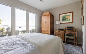Architectural Lakefront Haven with Panoramic Views - South Burlington, Vermont