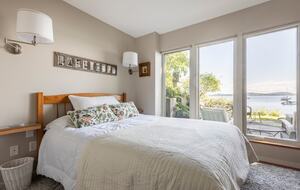 Architectural Lakefront Haven with Panoramic Views - South Burlington, Vermont