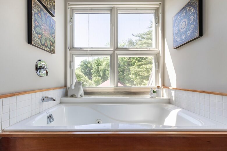 Architectural Lakefront Haven with Panoramic Views - South Burlington, Vermont