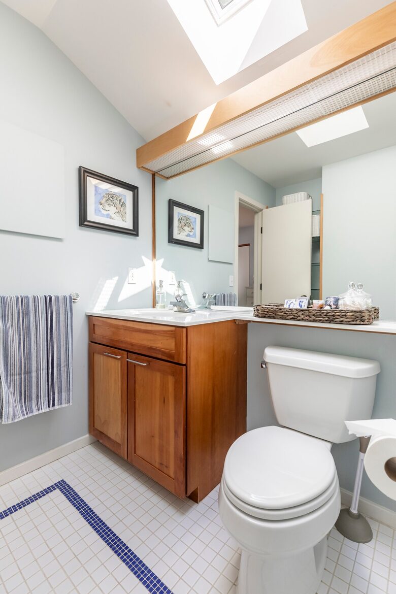 Architectural Lakefront Haven with Panoramic Views - South Burlington, Vermont