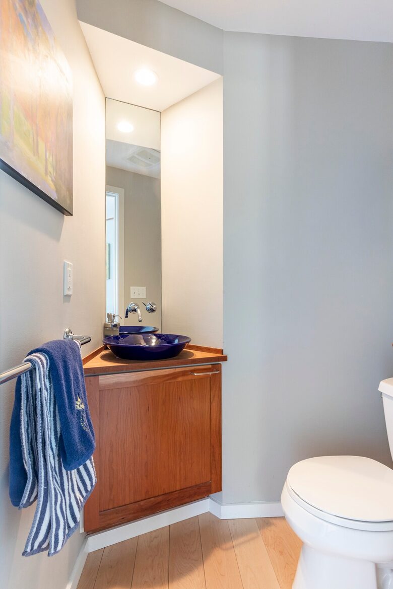 Architectural Lakefront Haven with Panoramic Views - South Burlington, Vermont