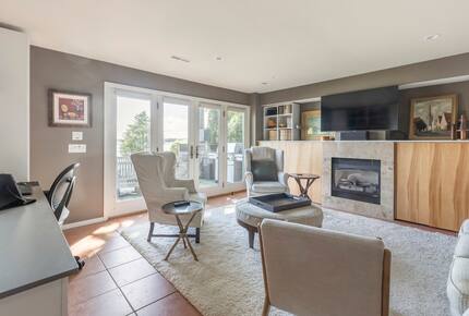 Architectural Lakefront Haven with Panoramic Views - South Burlington, Vermont