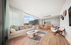 Elegant Sky-High Coastal Retreat Overlooking Kirra Beach - Gold Coast, Australia