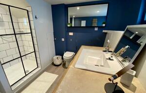 Elegant Houseboat Retreat with Panoramic Harbour Views - Bembridge, Isle of Wight, United Kingdom