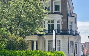 Luxurious Chelsea Retreat with Garden Square Access - London, United Kingdom