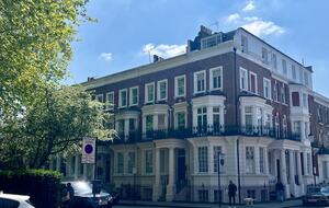 Luxurious Chelsea Retreat with Garden Square Access - London, United Kingdom