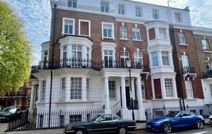 Luxurious Chelsea Retreat with Garden Square Access - London, United Kingdom