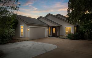 Charming Hill Country Retreat with Lake Travis Views - Spicewood, Texas