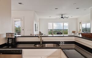 Charming Hill Country Retreat with Lake Travis Views - Spicewood, Texas