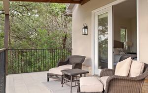 Charming Hill Country Retreat with Lake Travis Views - Spicewood, Texas