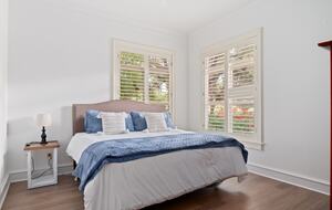 Charming Hill Country Retreat with Lake Travis Views - Spicewood, Texas