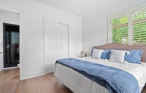 Charming Hill Country Retreat with Lake Travis Views - Spicewood, Texas