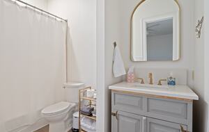 Charming Hill Country Retreat with Lake Travis Views - Spicewood, Texas