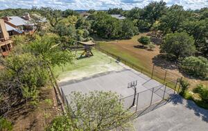 Charming Hill Country Retreat with Lake Travis Views - Spicewood, Texas