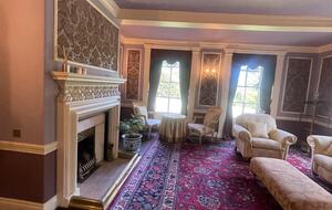 Majestic Halifax Estate with Heated Pool & Panoramic Views - Halifax, United Kingdom