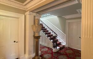 Majestic Halifax Estate with Heated Pool & Panoramic Views - Halifax, United Kingdom