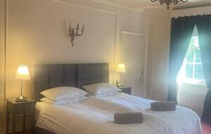 Majestic Halifax Estate with Heated Pool & Panoramic Views - Halifax, United Kingdom